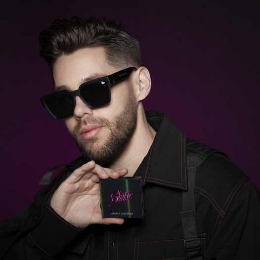 Big Glow Energy: Addicted To Light – Artist Couture